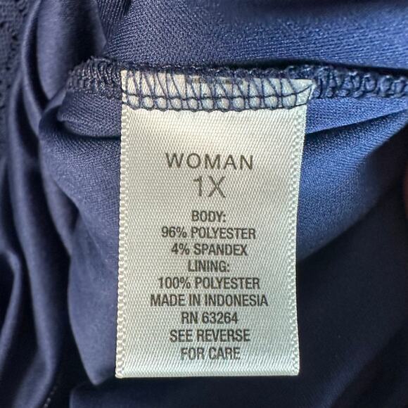 Roz & Ali navy blue lace overlay blouse Bell sleeve bohemian feminine plus siz
￼ - Picture 6 of 9